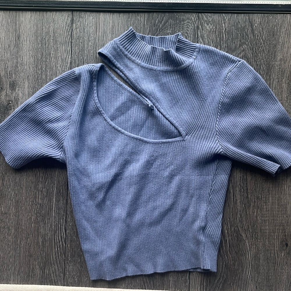 Cutout Lelis Collection top